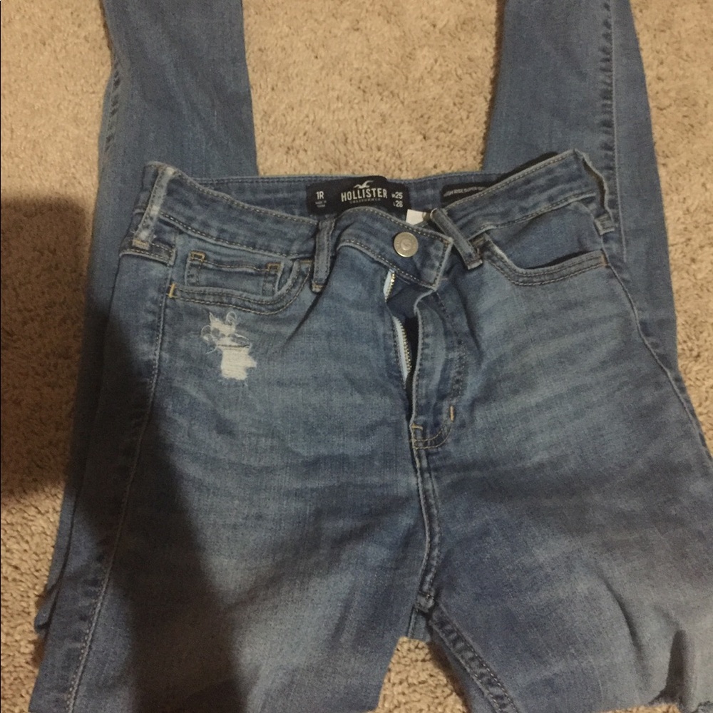 Hollister High Rise Super Skinny Crop Jeans